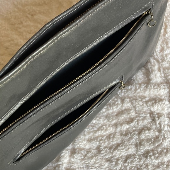 DOVE dark gray Leather Wristlet Clutch Bag Double o-ring zip 1960s 70s vintage